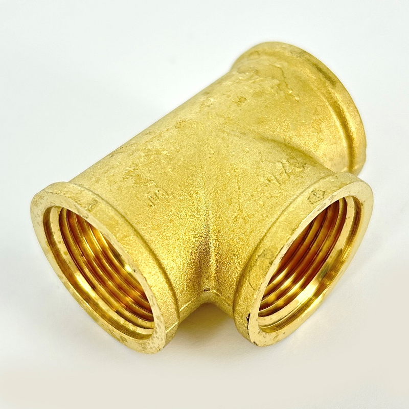 Тройник В 3/4" латунь Тройник В 3/4" латунь