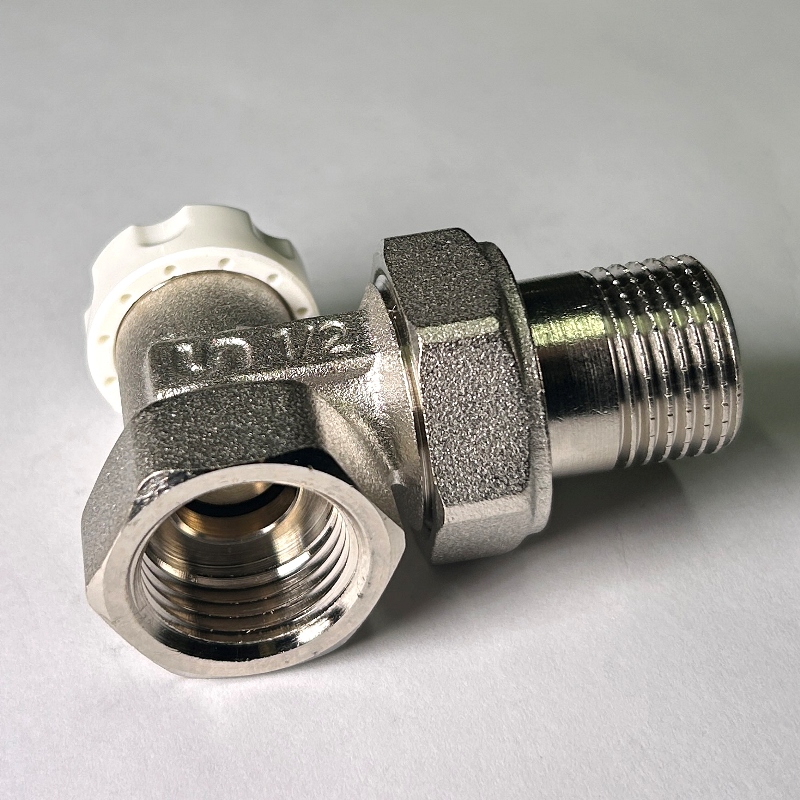 Вентиль обратный угловой НВ 1/2" с разъёмным соединением, никелированный Вентиль обратный угловой НВ 1/2" с разъёмным соединением, никелированный