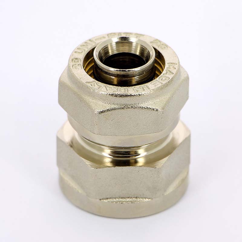 Муфта обж-В 20 х 3/4' никелированная Муфта обж-В 20 х 3/4' никелированная