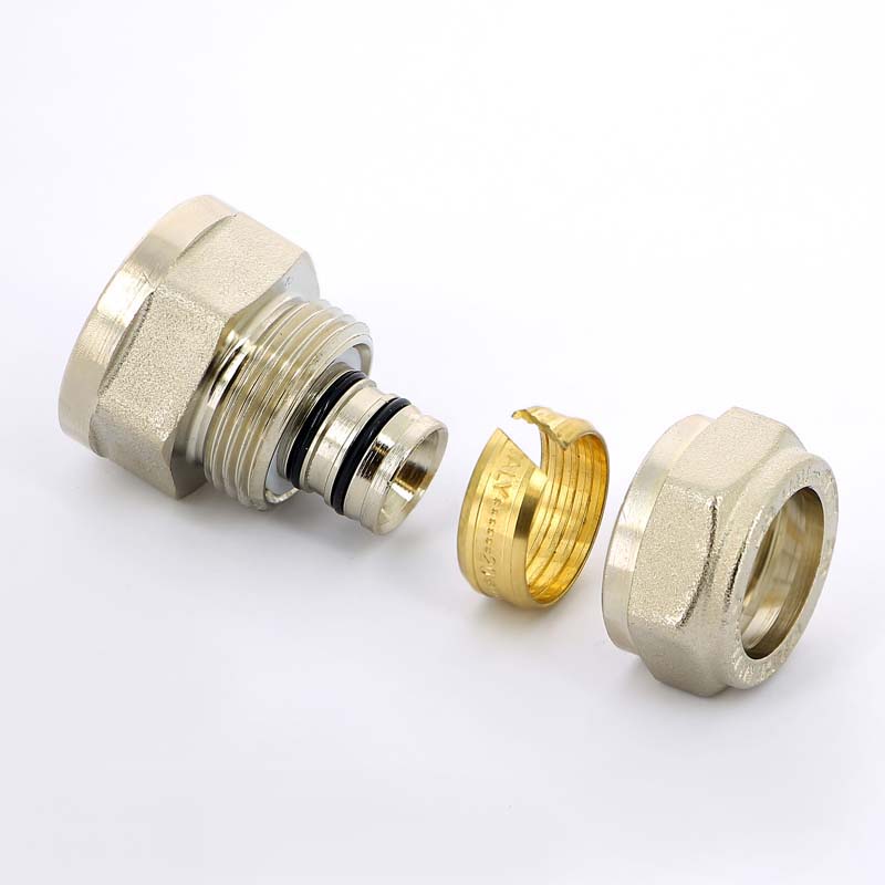 Муфта обж-В 20 х 3/4' никелированная Муфта обж-В 20 х 3/4' никелированная